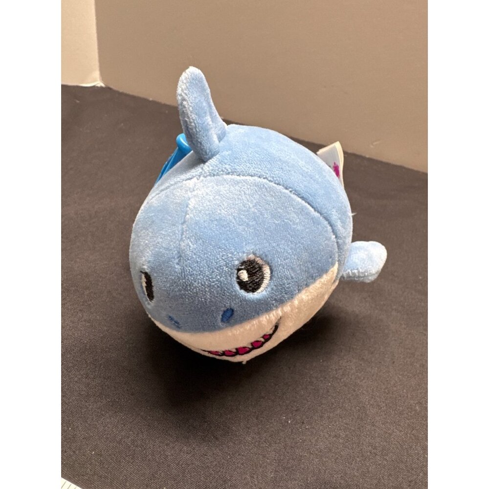 Smoochy Pals Blue Shark Plush With Clip-On Accessory